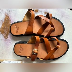 Dr. Martens sanders- size 9- never worn